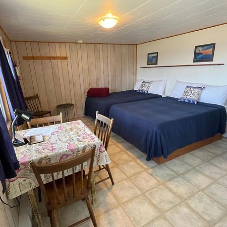 Chalets Bernatchez มงต์แซงต์ปิแยร์ ภายนอก รูปภาพ