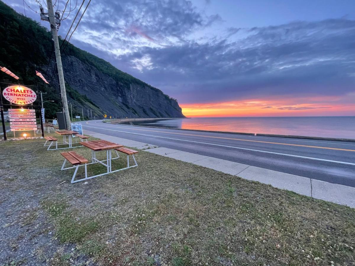 Chalets Bernatchez มงต์แซงต์ปิแยร์ ภายนอก รูปภาพ