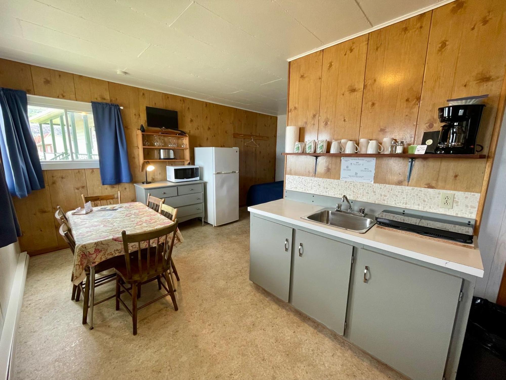 Chalets Bernatchez มงต์แซงต์ปิแยร์ ภายนอก รูปภาพ